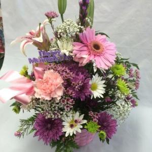 MOTHERS DAY ARRANGMENT IN A BASKET – Pequa Park Florists Inc, Massapequa NY