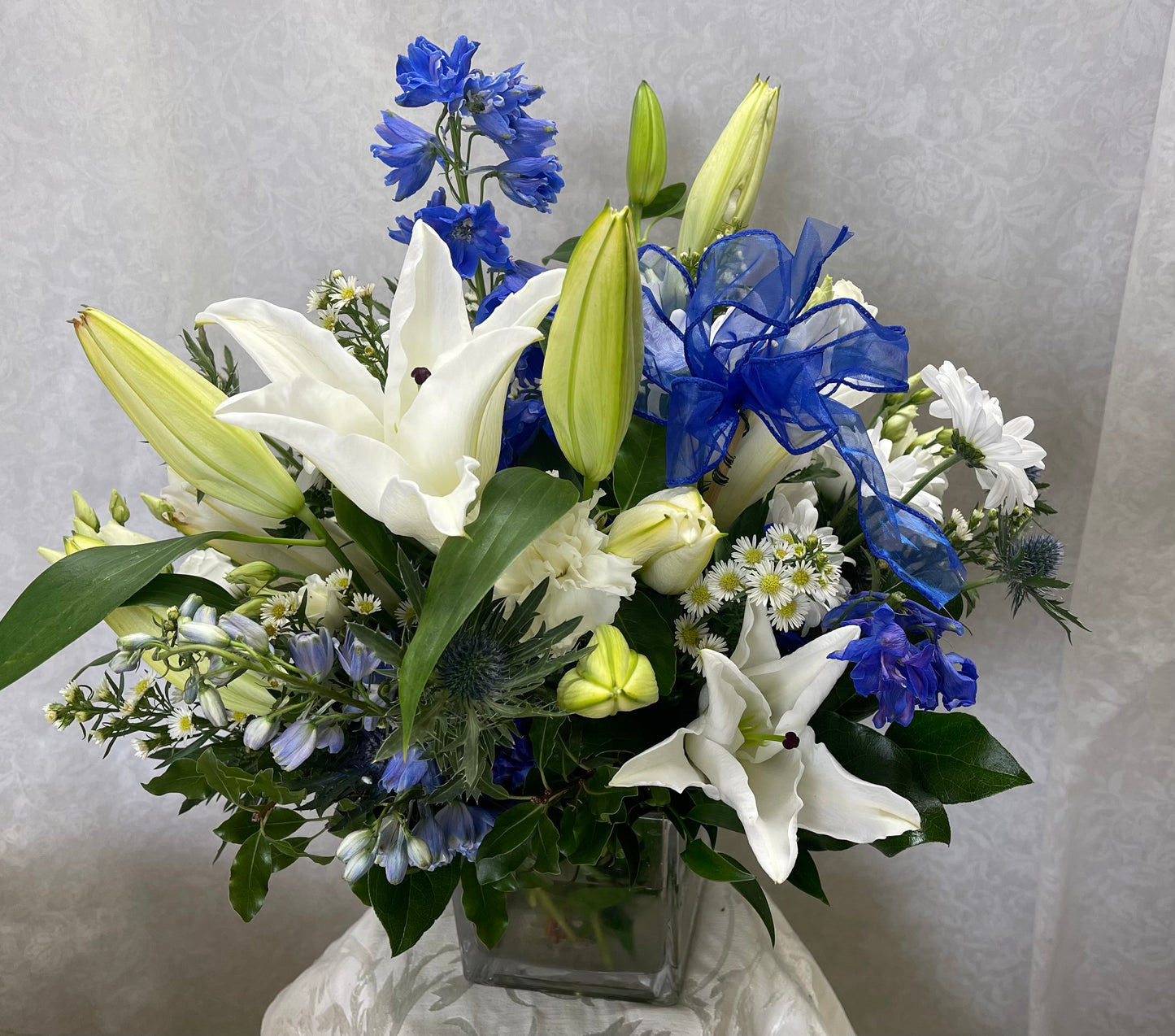 Blue and white cube – Pequa Park Florists Inc, Massapequa NY