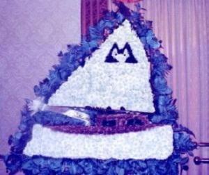 Pequa Sailboat Arrangement