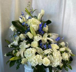 pwburn200 – Pequa Park Florists Inc, Massapequa NY