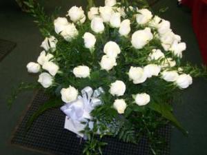 Pequa White Rose Sympathy Vase – Pequa Park Florists Inc, Massapequa NY