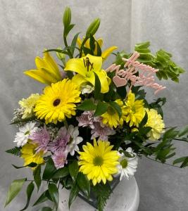 Spring cube – Pequa Park Florists Inc, Massapequa NY