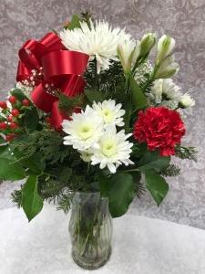 Christmas Vase 1 – Pequa Park Florists Inc, Massapequa NY