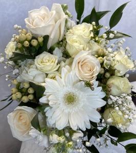 MWTCLUTCH –  Pequa Park Florists Inc, Massapequa NY