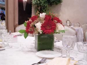 pequacubered –  Pequa Park Florists Inc, Massapequa NY
