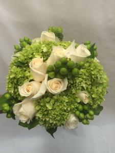 Pequa Clutch Green Hydrangea with Roses –  Pequa Park Florists Inc, Massapequa NY