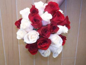 pequawbredwhite –  Pequa Park Florists Inc, Massapequa NY