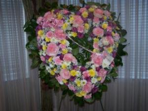 Pequa Spring Open Heart –  Pequa Park Florists Inc, Massapequa NY