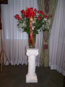 Pequa Red Rose Sympathy Vase