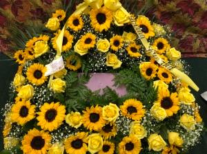 psunroseurn1 –  Pequa Park Florists Inc, Massapequa NY