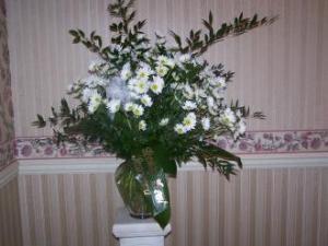 Pequa White Daisy Vase